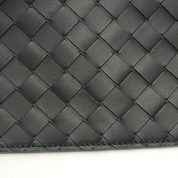 Bottega Veneta Intrecciato Leather Large Pouch Clutch Bag Black - Picture 4 of 9